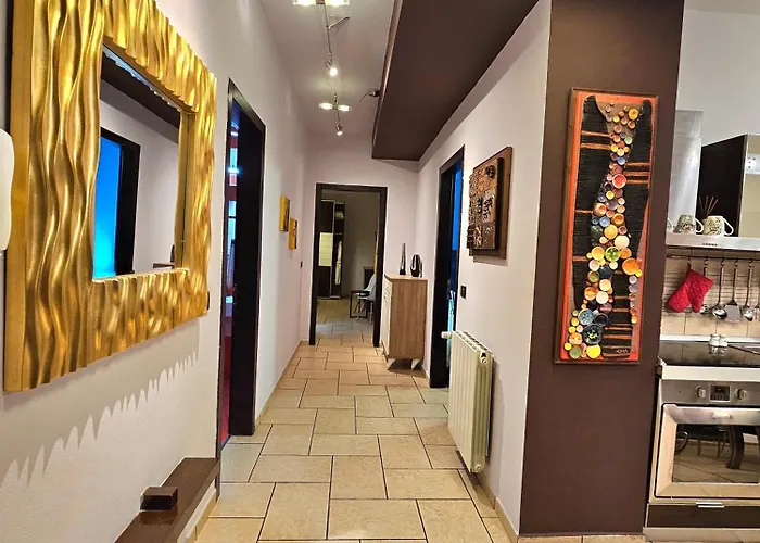 Center Easy_luxury 地拉那